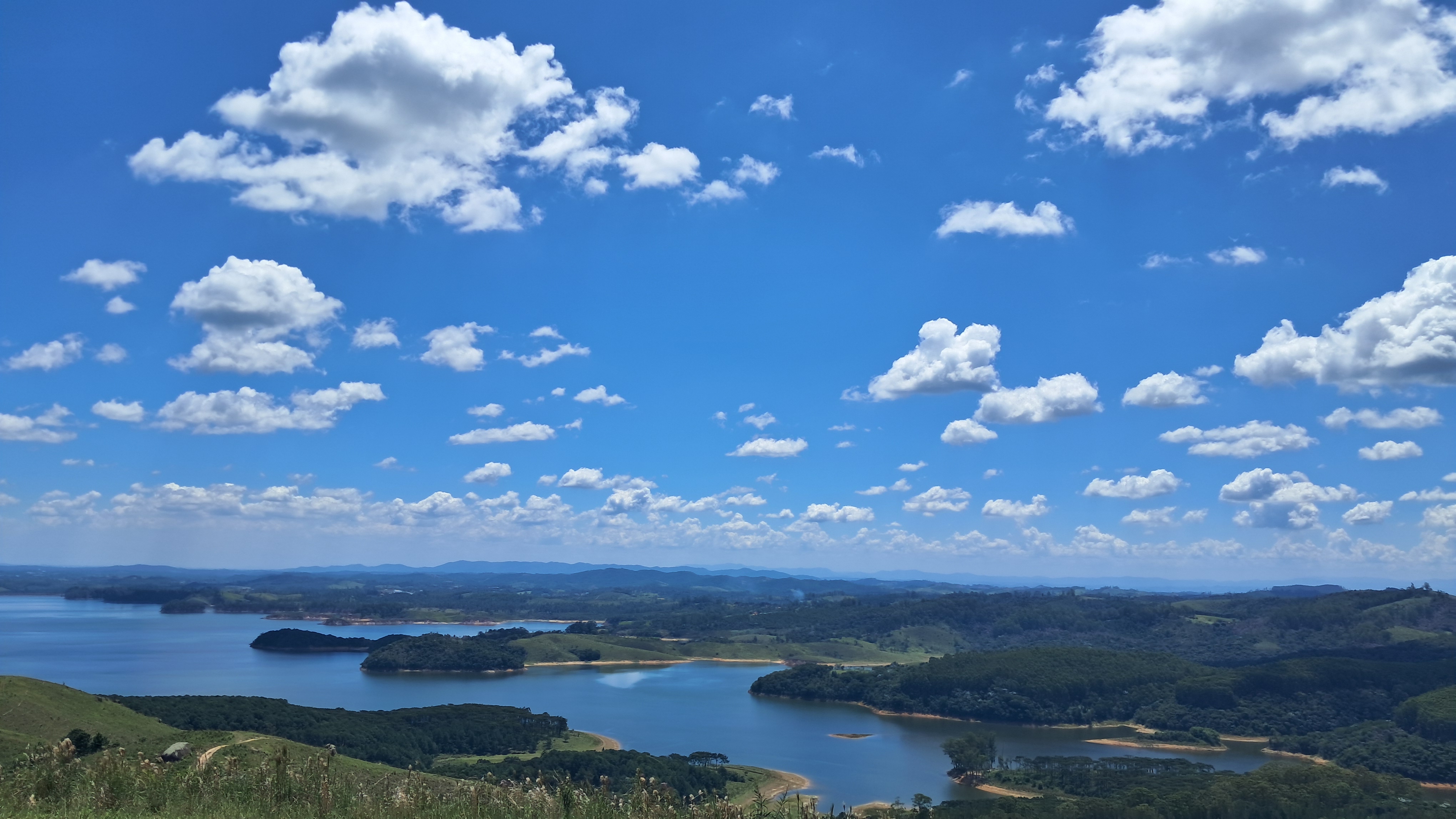 Vista de Salesópolis SP — natureza e café especial no Villa Jardins